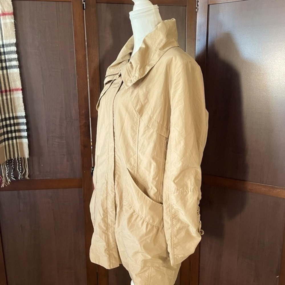 Dennis Basso Beige Raincoat. XL